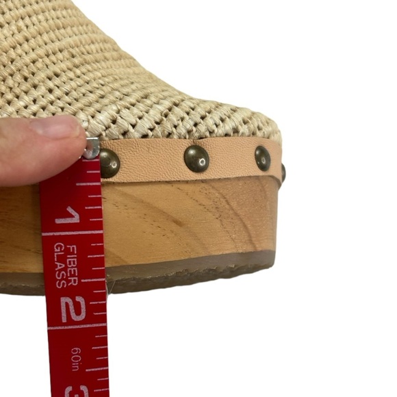 Free People Claudia Crocheted Tan Clogs Raffia Platform SZ 38/7.5/8 Boho Mules - Picture 12 of 13